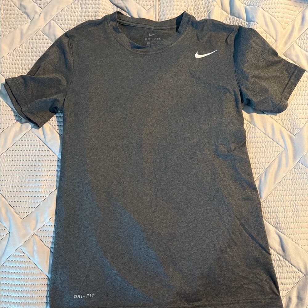 Nike Men's Short Sleeve Gray Tee